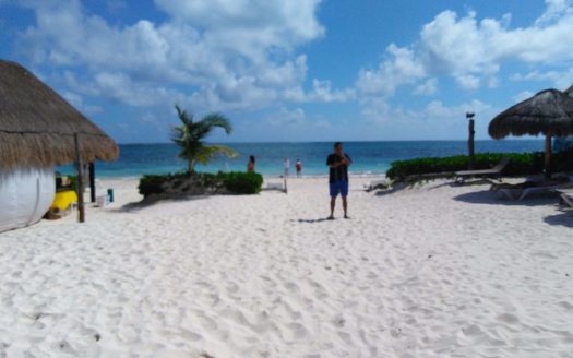 Puerto Morelos Beach Front land Lot FOR SALE