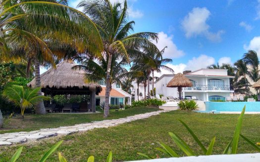 Puerto Morelos Beach Front land Lot FOR SALE