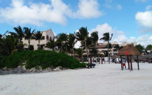 PUERTO MORELOS BEACH FRONT FOR SALE
